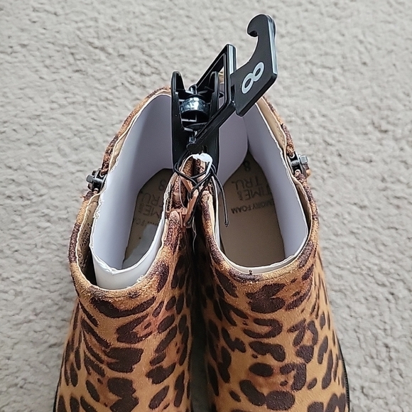 NWT Time and Tru Women's Booties - Picture 3 of 7
